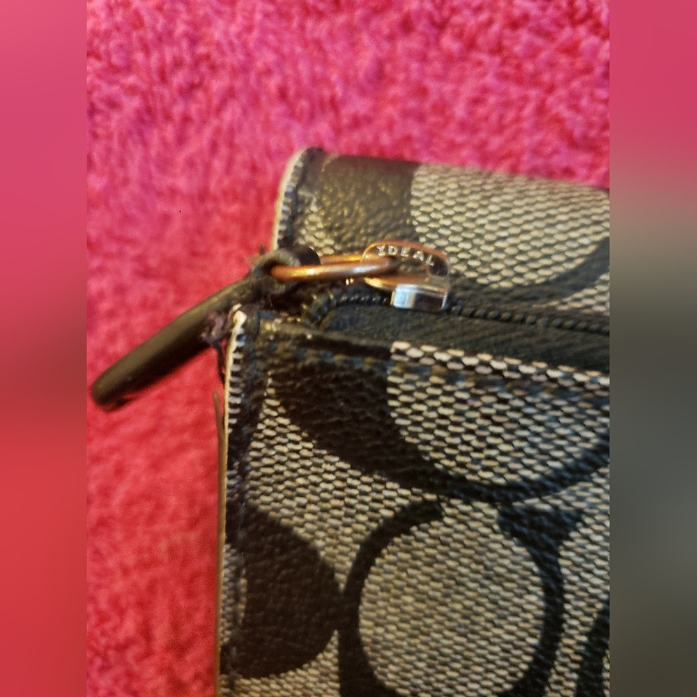 Coach Wallet - Picture 4 of 12